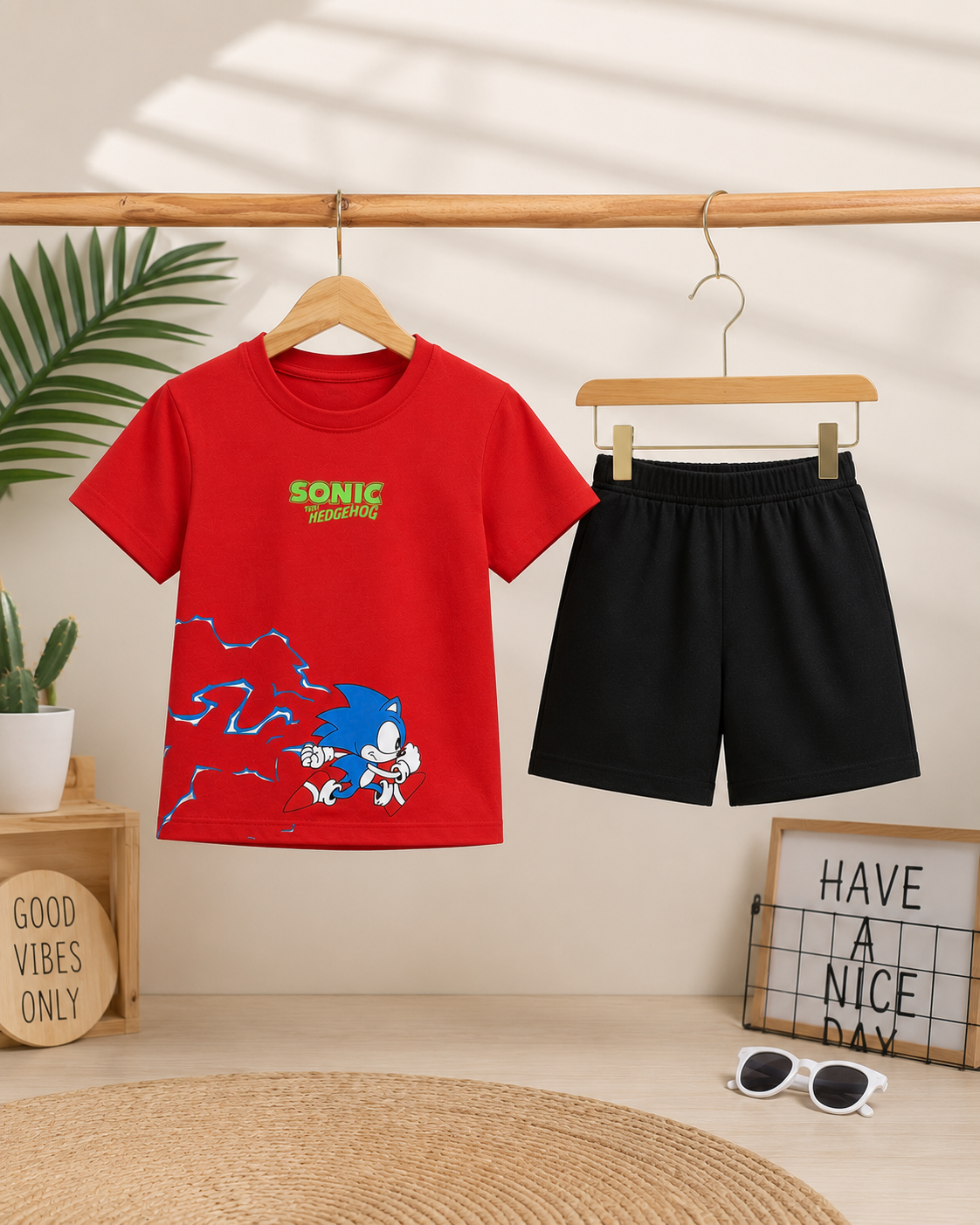 Sonic the Hedghog kids summer t-shirt With Black short